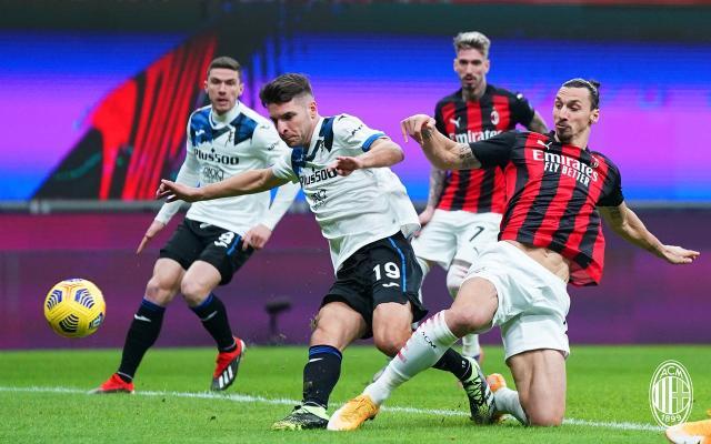 APP下载-从0比5到0比3进步了！输真蓝黑保半程冠军知足也！