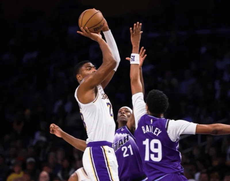 APP下载-八村垒本赛季三分命中率高达44.3%，创湖人队史单赛季新纪录